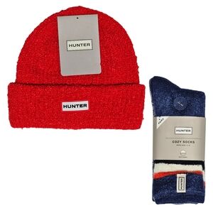 BUNDLE Hunter Hat Beanie Red Texture Cuffed & Hunter Socks Blue Multi 4 Pairs